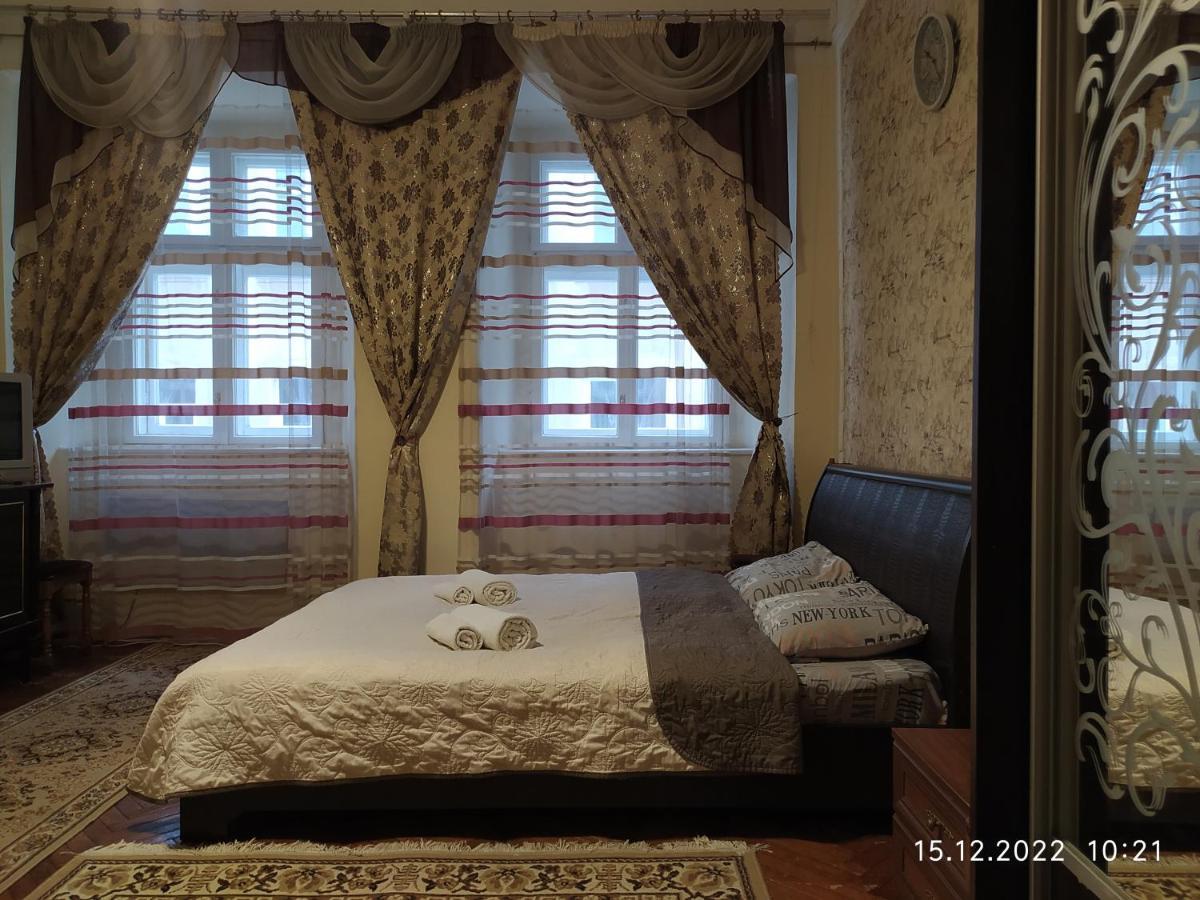 Apartment On Rynok Square Lviv Ngoại thất bức ảnh